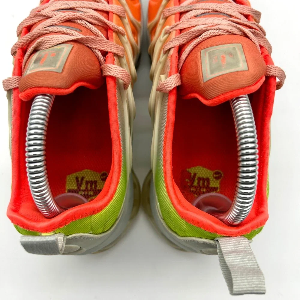 Nike Air VaporMax Plus Running Shoes Orange Neon Women US 7.5‎ AO4550-003